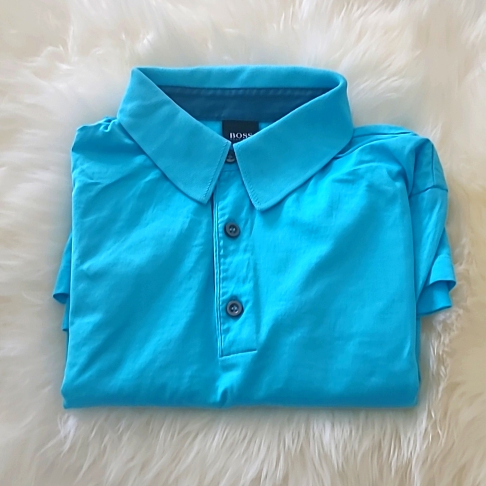 Mens Boss Lovely Blue Top.  Size M